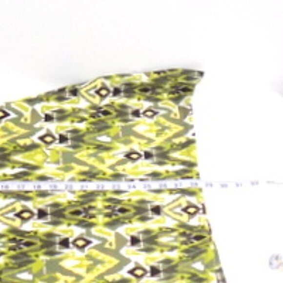 D & Co. Woman's Multicolor Abstract Design Short Sleeve Pullover Top – Size: 1X - Picture 5 of 10